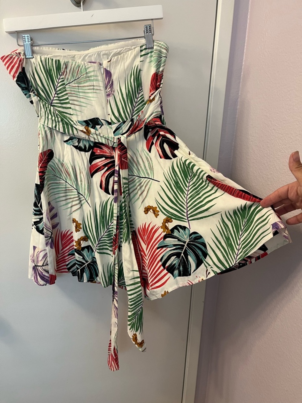 Tropical Leaf Print Strapless Rhomper NWT Size M • PTP 15-17/L 26